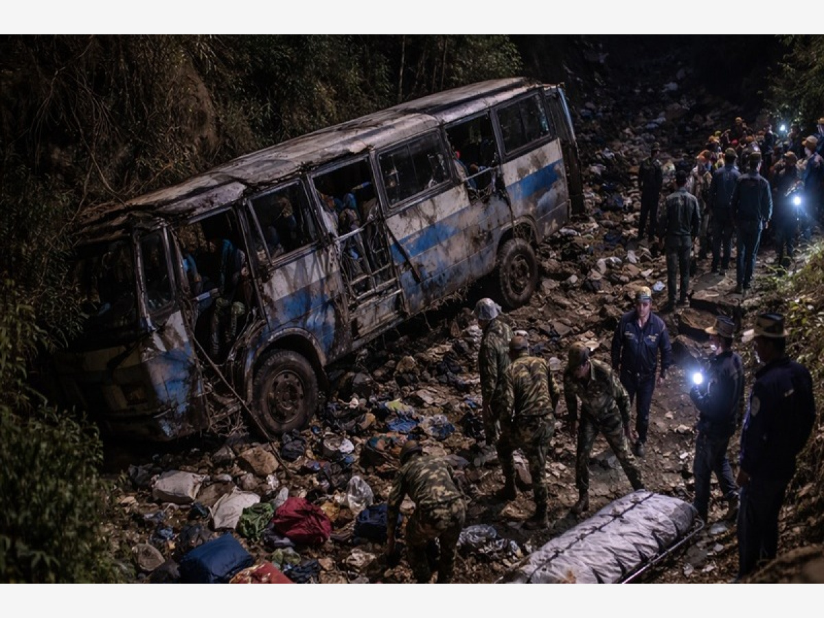 🚌 पश्चिम नेपालमा विवाह बस दुर्घटना: १३ जनाको मृत्यु, ३४ घाइते