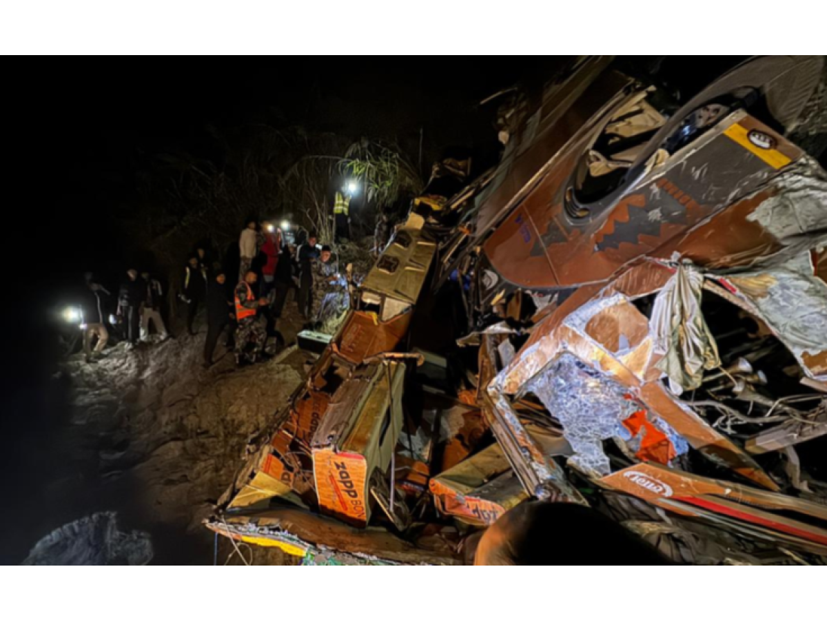 धादिङमा भीषण बस दुर्घटना: त्रिशुली नदीमा खस्दा १८ जनाको मृत्यु, दर्जनौँ घाइते