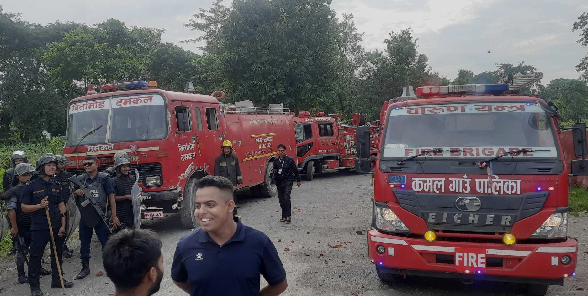 चौकीदार सरुवाको विरोधमा झापा कारागारमा झडप,आगजनी प्रयास र ढुंगामुढा