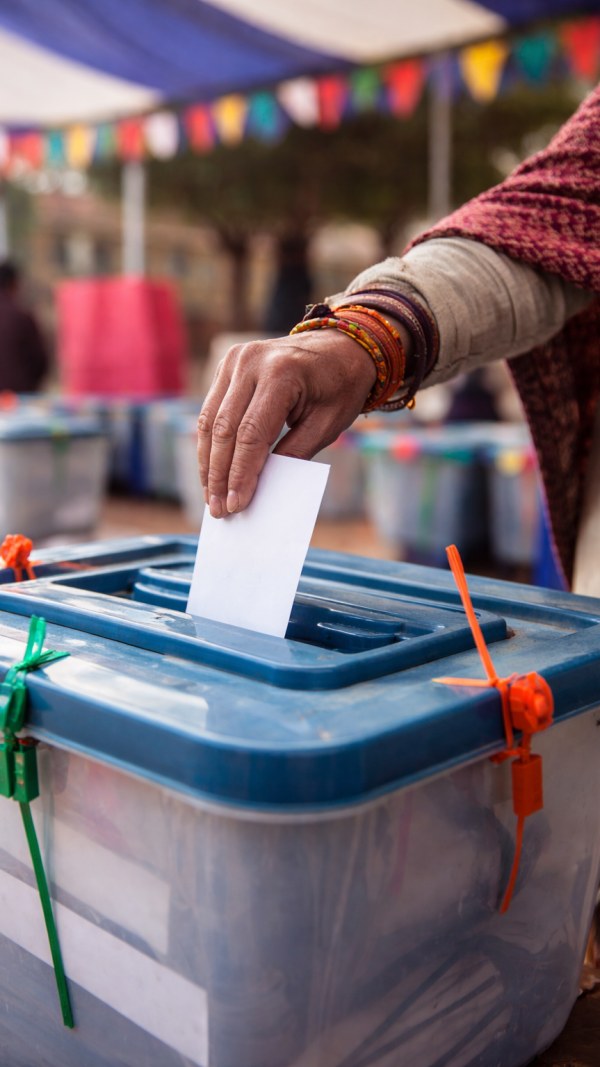 निर्वाचन परिणाम आउन थाले: धेरै क्षेत्रमा नयाँ दलहरूको अग्रता