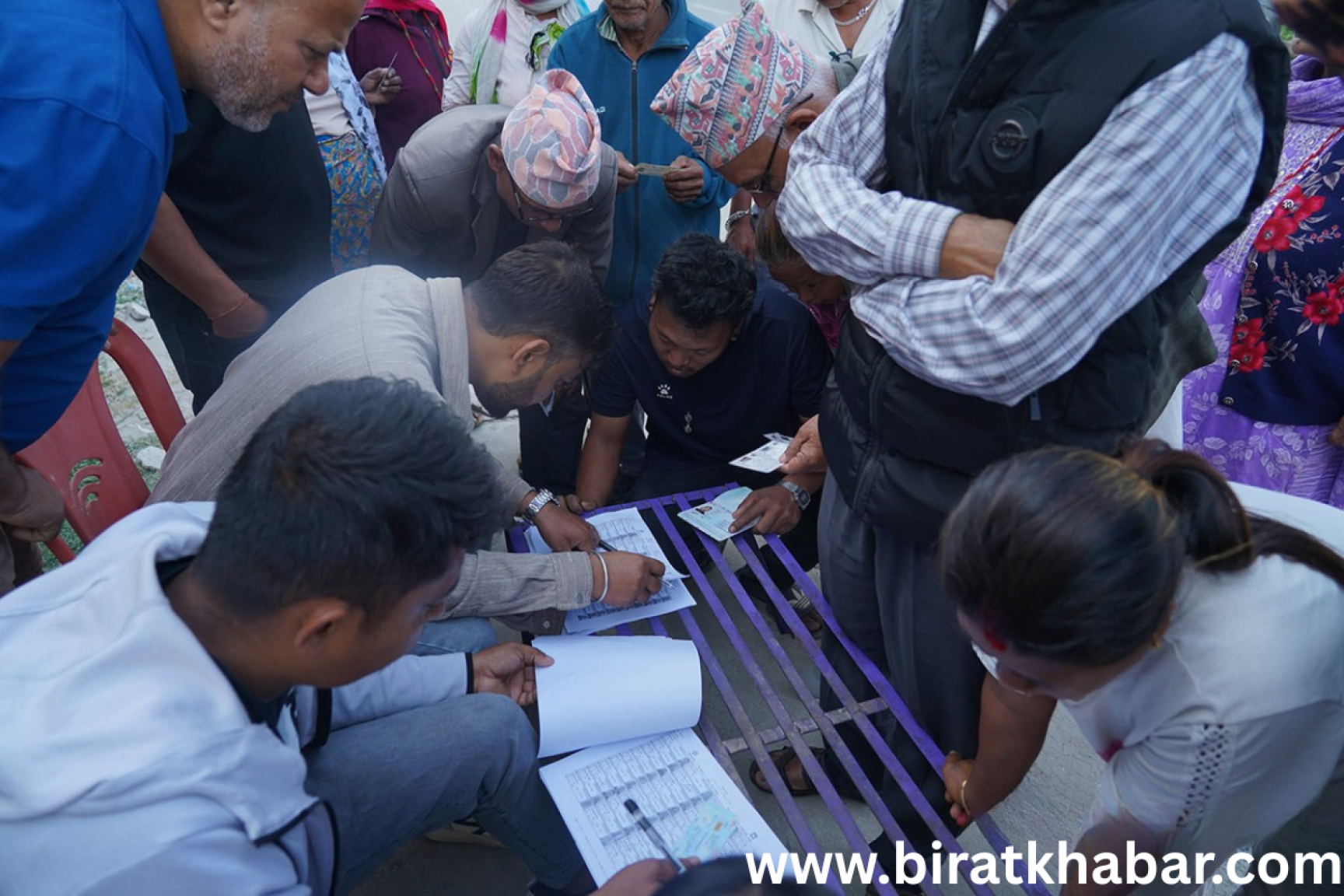 इपिसेन्टर झापा-५ : भिडिरहेका छन् ओली र बालेन