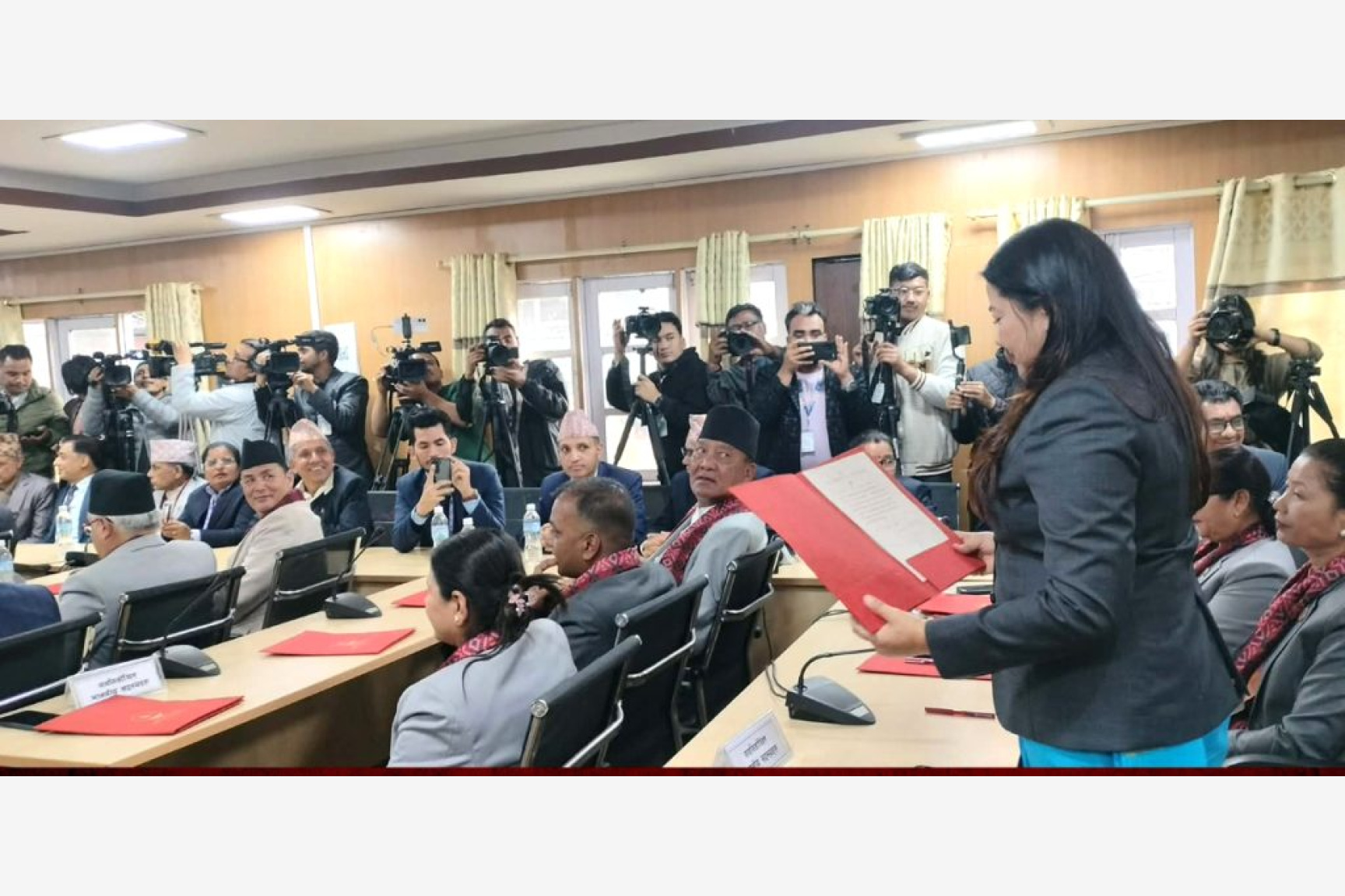 राष्ट्रिय सभा निर्वाचनबाट विजयी १८ सांसदले लिए शपथ