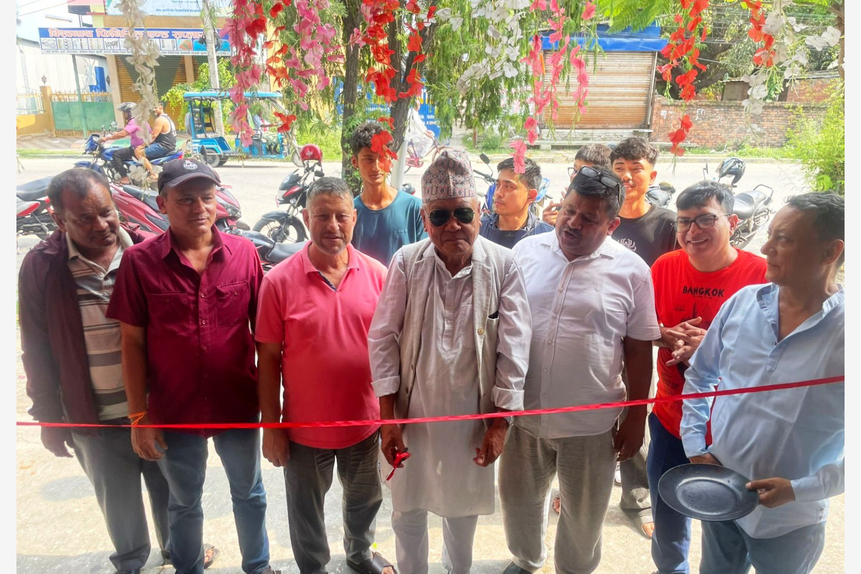 कन्चनबारीमा फरक र राम्रो–स्पाईसी हब रेष्टुरेन्ट सन्चालन, पहिलो दिनमै ग्राहकहरुको भिड