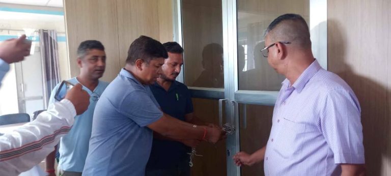 पत्रकार महासंघ कोशीको कार्यालयमा प्रेस चौतारीले लगायो ताला, सदस्यता शुद्धीकरणको नाममा मापदण्ड मिचेको आरोप